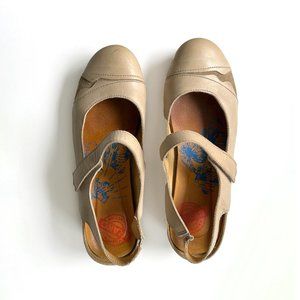 BRAKO Anatomic Collection, Spain Size 38 EU, 7.5 US, Cream Leather